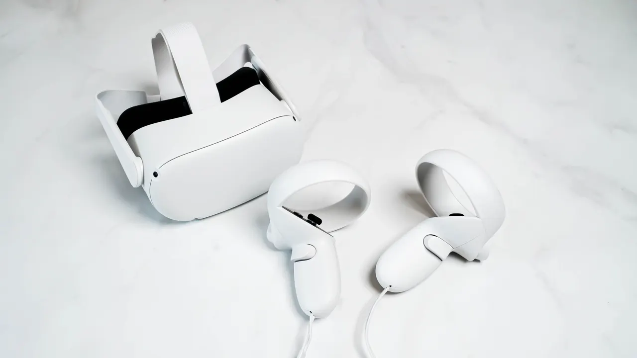 Immersion and Possession of Superpowers in VR Games Decreases the Fear of Heights